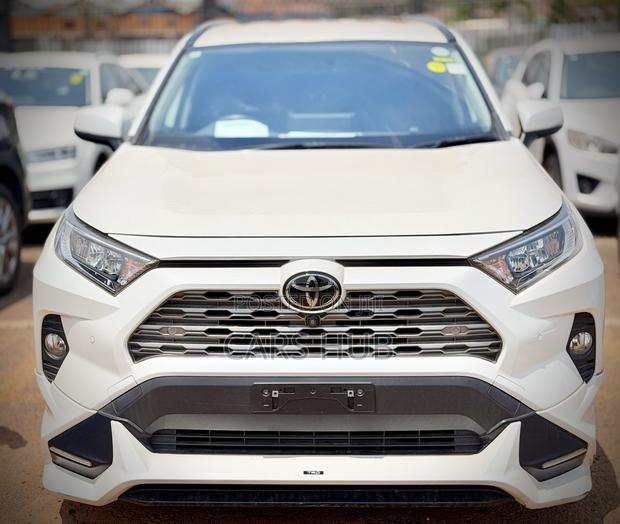 Toyota RAV4 XLE Premium AWD 2020 White