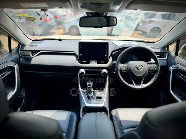 Toyota RAV4 XLE Premium AWD 2020 White