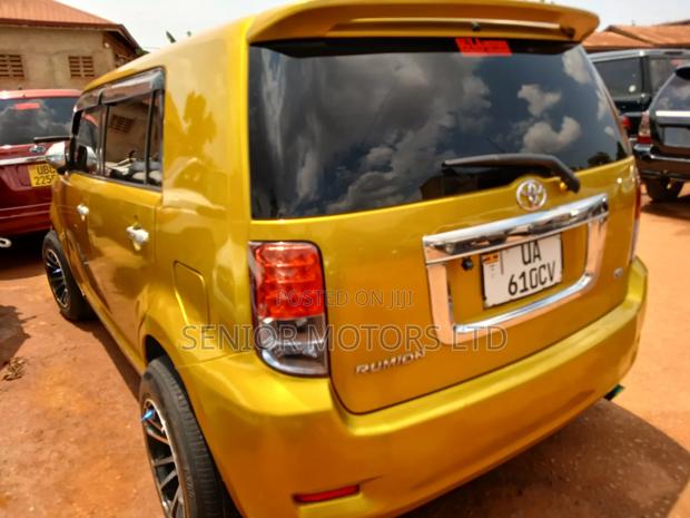 Toyota Rumion 2024 Gold