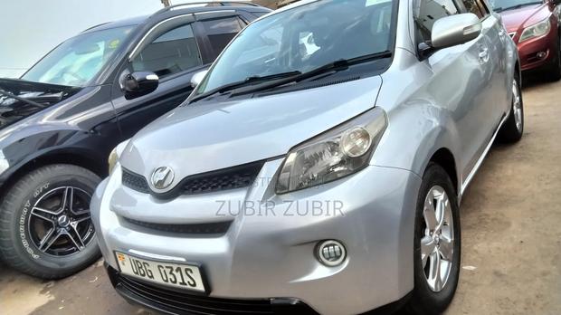 Toyota IST 2009 Silver