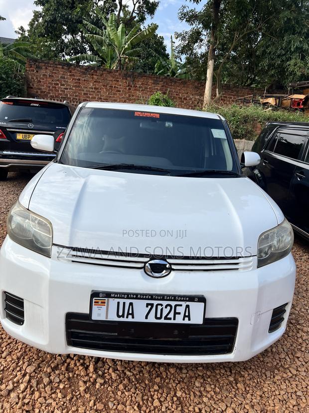 Toyota Corolla Rumion Hatchback 1.5 FWD 2009 White