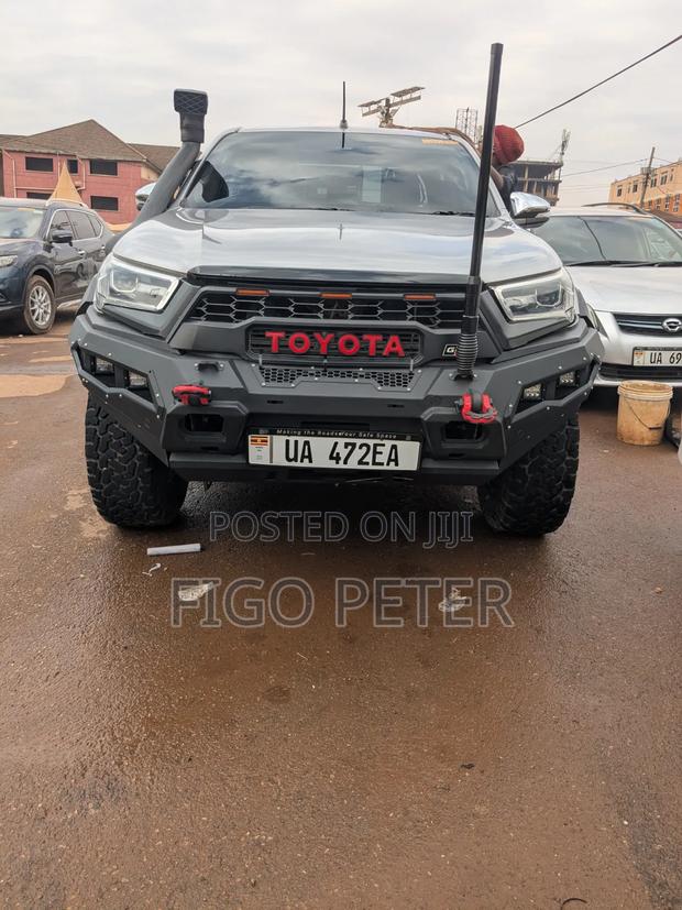 Toyota Hilux 2019 Silver
