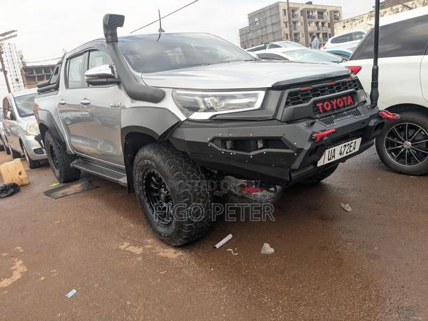 Toyota Hilux 2019 Silver