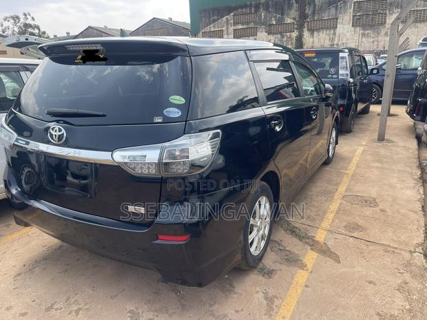 Toyota Wish 2012 Black