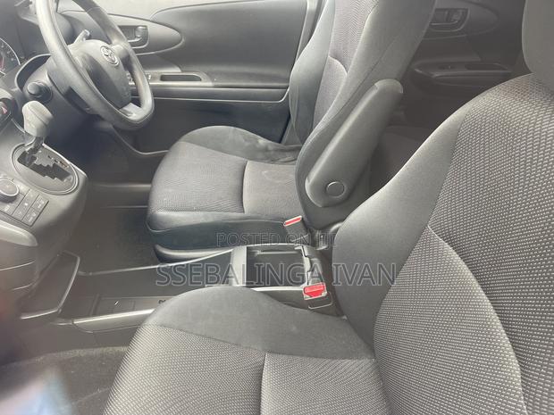 Toyota Wish 2012 Black