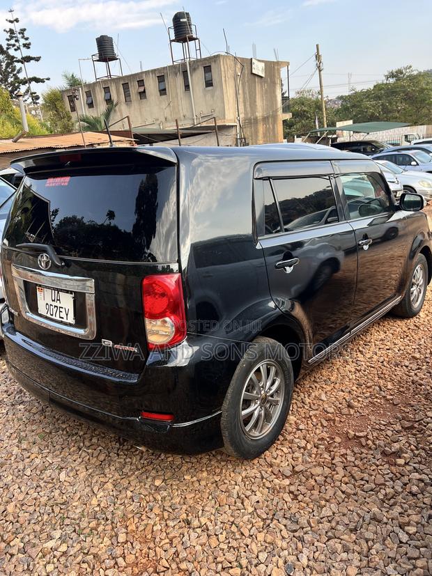 Toyota Corolla Rumion Hatchback 1.5 FWD 2014 Black
