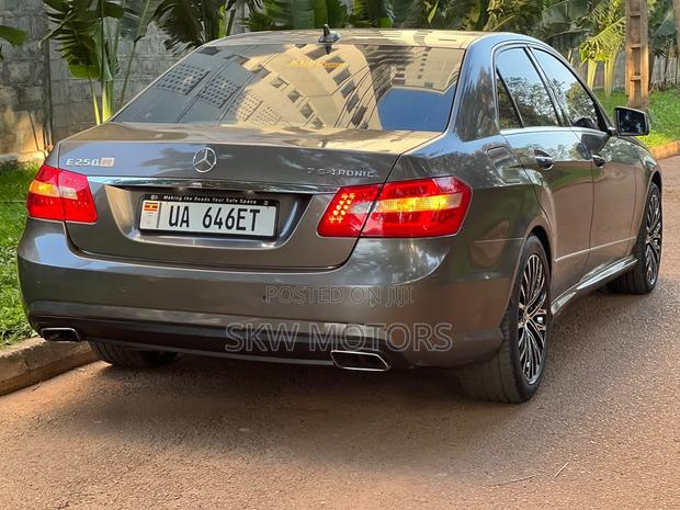Mercedes-Benz E300 2011 Silver