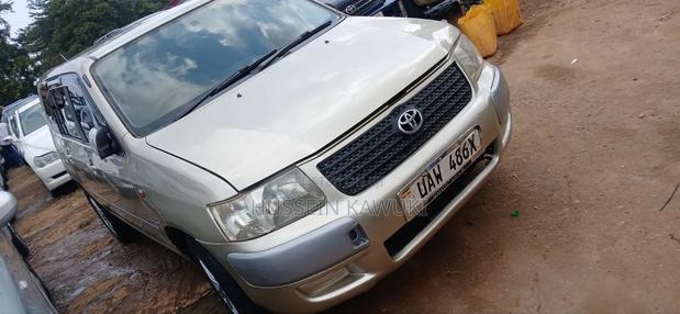 Toyota Probox 2005 Gold