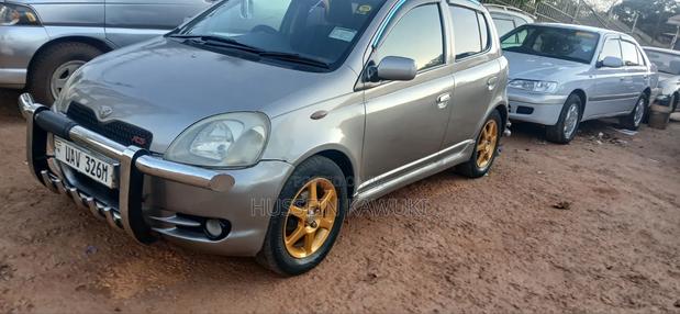 Toyota Vitz 2005 Silver