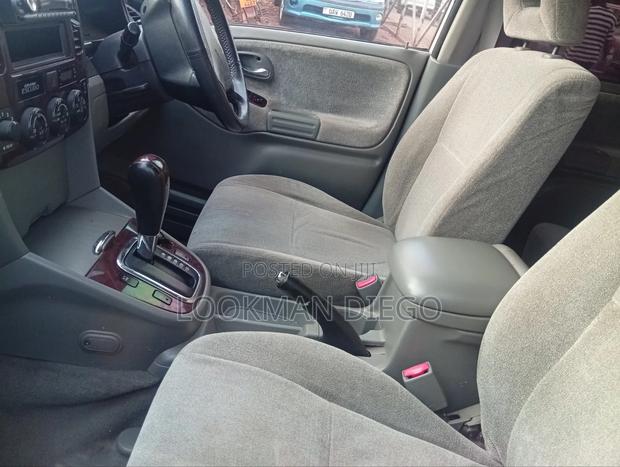 Suzuki Escudo 2004 Silver