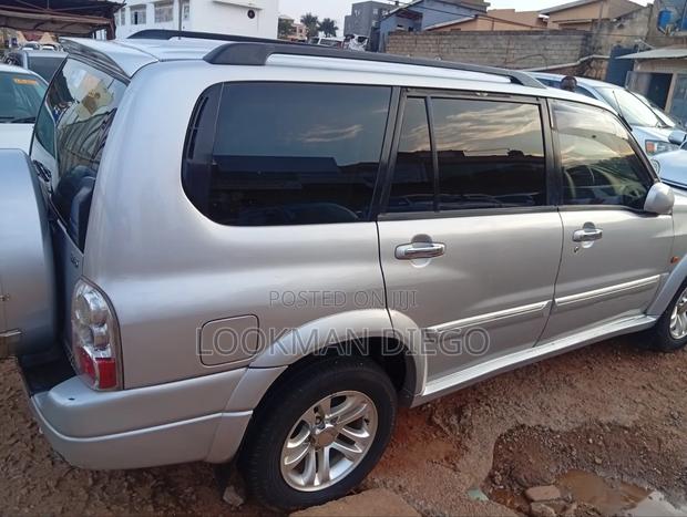 Suzuki Escudo 2004 Silver