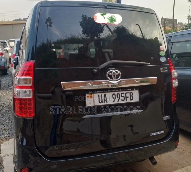 Toyota Noah 2011 Black