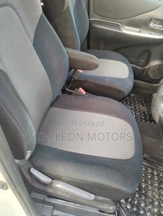 Toyota Ractis 2009 White