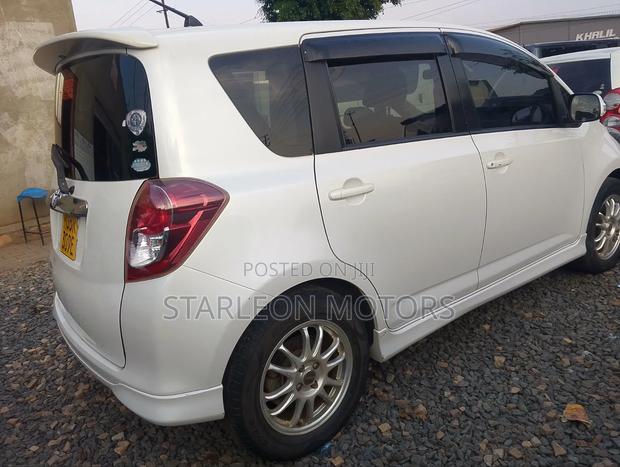 Toyota Ractis 2009 White