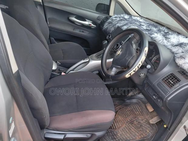 Toyota Auris 2008 Silver