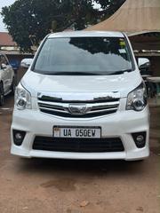 Toyota Noah 2012 White for sale