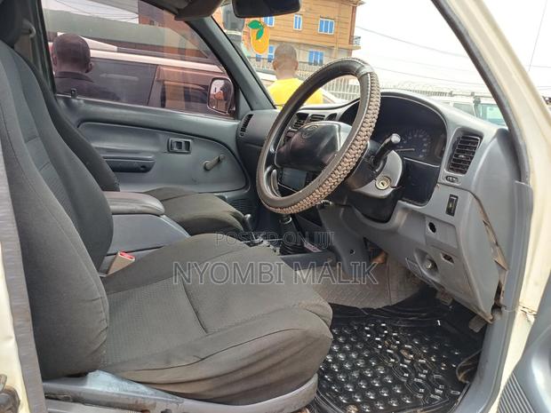 Toyota Hilux 1997 White