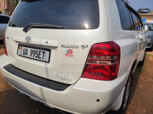 Toyota Kluger 2008 White