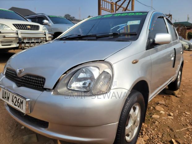 Toyota Vitz 1.0 FWD 5dr 1999 Silver