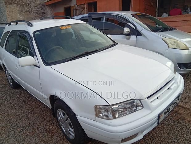 Toyota Carib 2000 White