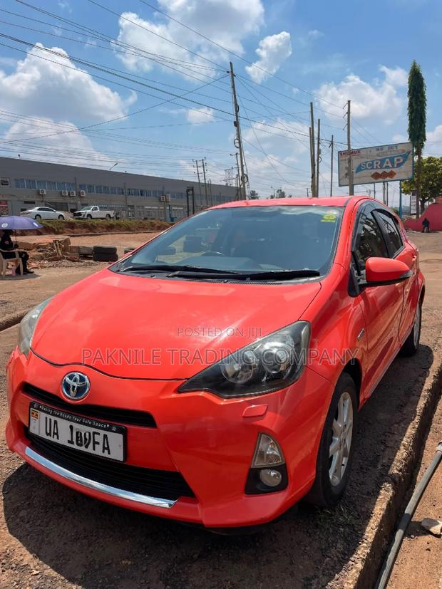 Toyota Aqua 2012 Orange