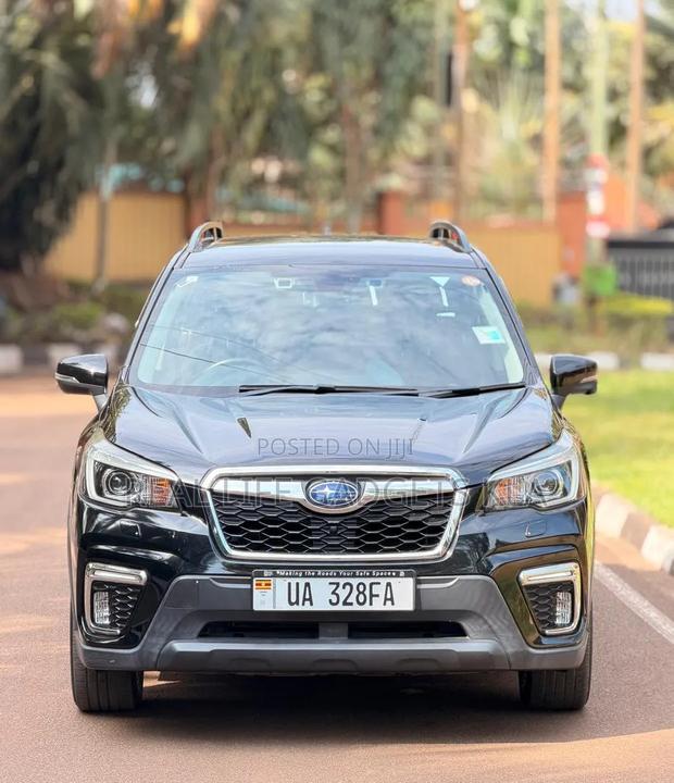 Subaru Forester Premium AWD 2019 Black
