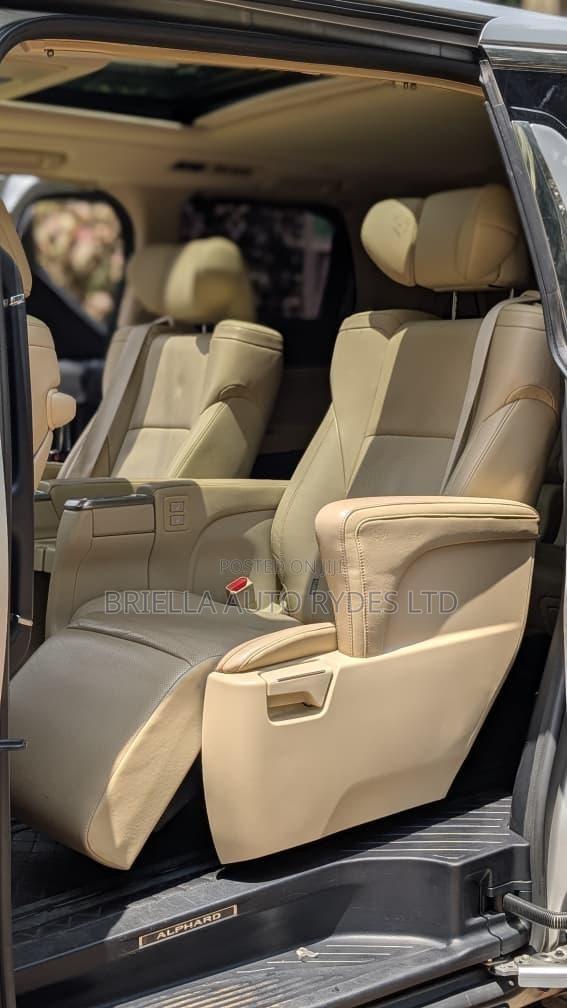 Toyota Alphard 2017 Silver