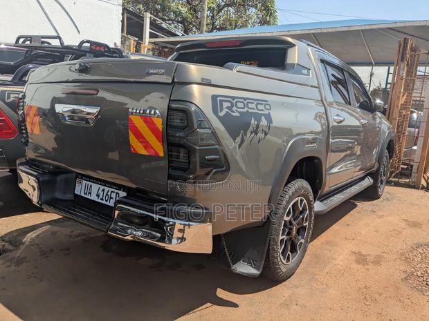 Toyota Hilux 2018 Gray