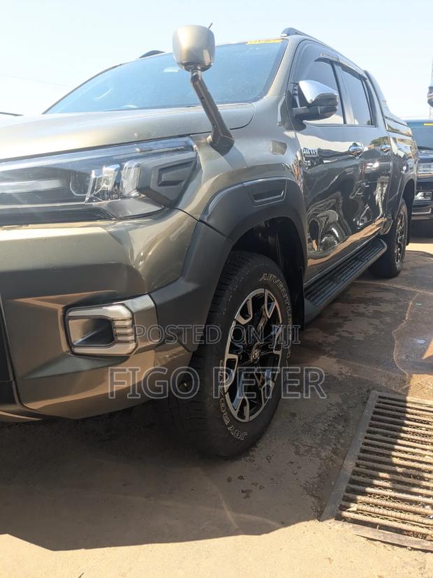 Toyota Hilux 2018 Gray