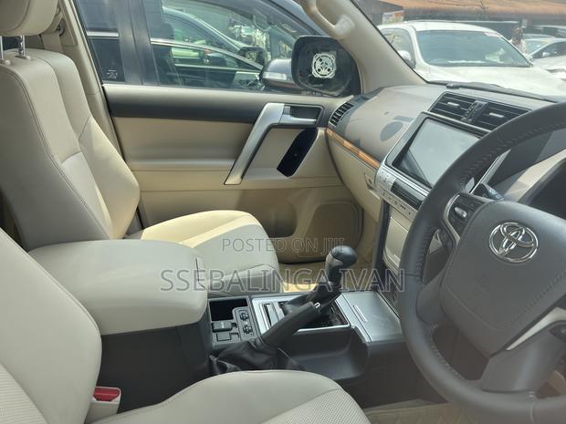 Toyota Land Cruiser Prado 2023 White