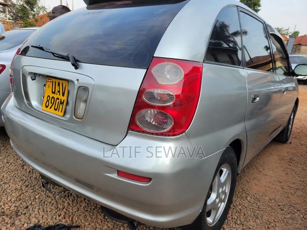 Toyota Nadia 2.0 135hp AWD 2001 Silver