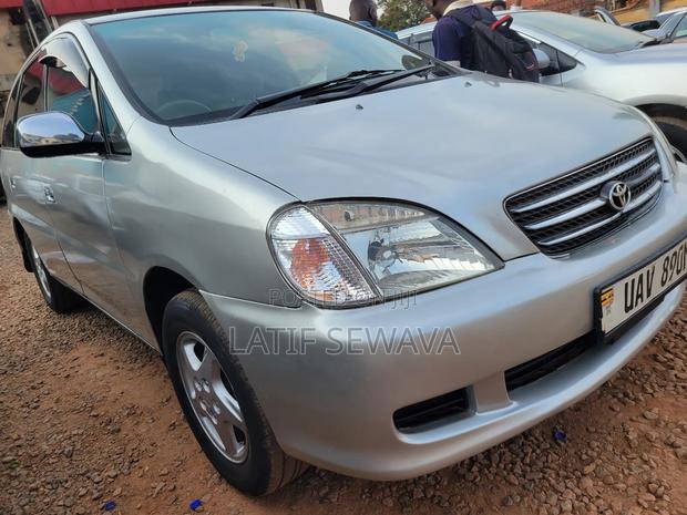 Toyota Nadia 2.0 135hp AWD 2001 Silver