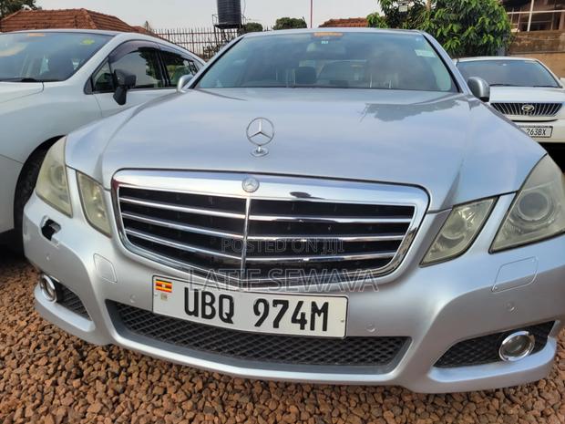 Mercedes-Benz E300 2011 Silver