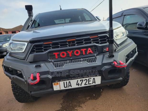 Toyota Hilux Revo Double Cab Deisel 2.8 AWD 2017 Silver