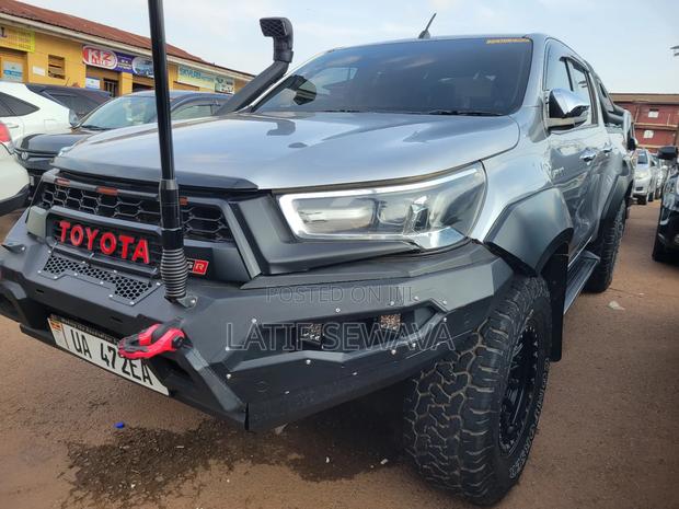 Toyota Hilux Revo Double Cab Deisel 2.8 AWD 2017 Silver