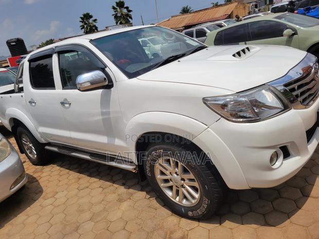 Toyota Hilux 3.0 D-4D Double Cab 2008 White