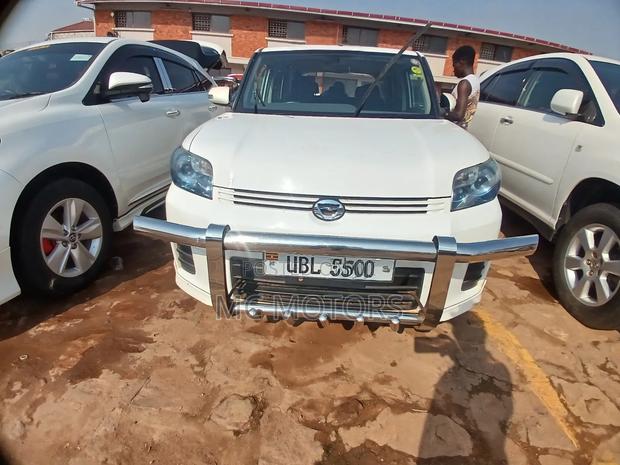 Toyota Corolla Rumion 2009 White