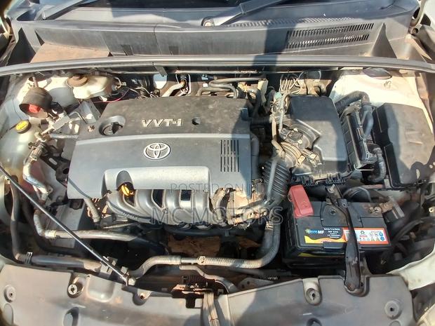 Toyota Corolla Rumion 2009 White