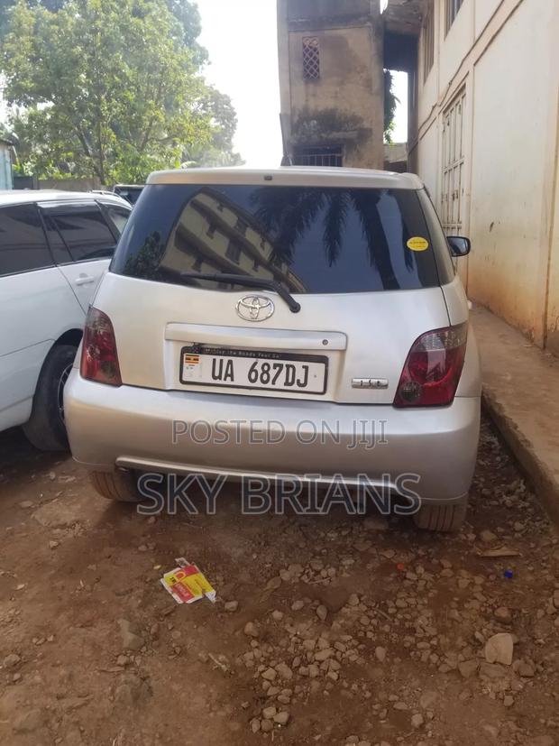 Toyota IST 2006 Silver