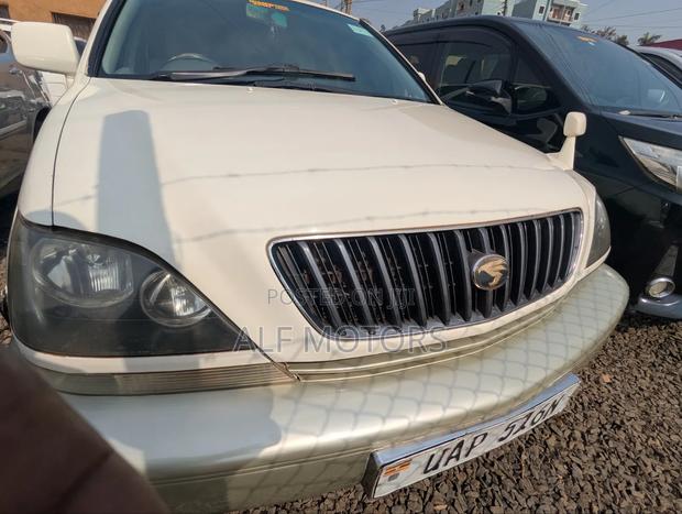 Toyota Harrier 2003 White