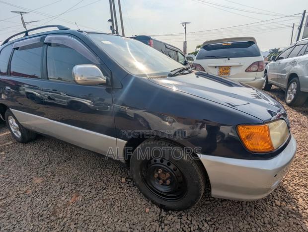 Toyota Ipsum 1998 Blue