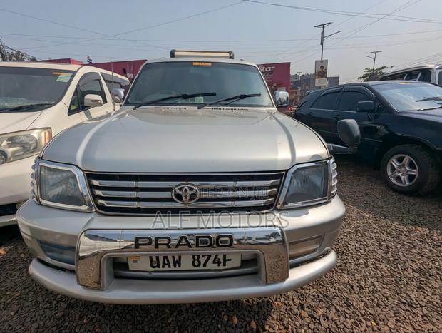 Toyota Land Cruiser Prado 2000 Silver
