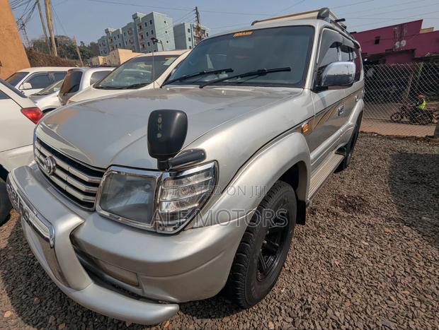 Toyota Land Cruiser Prado 2000 Silver