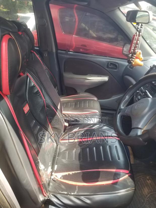 Toyota Raum 2000 Black