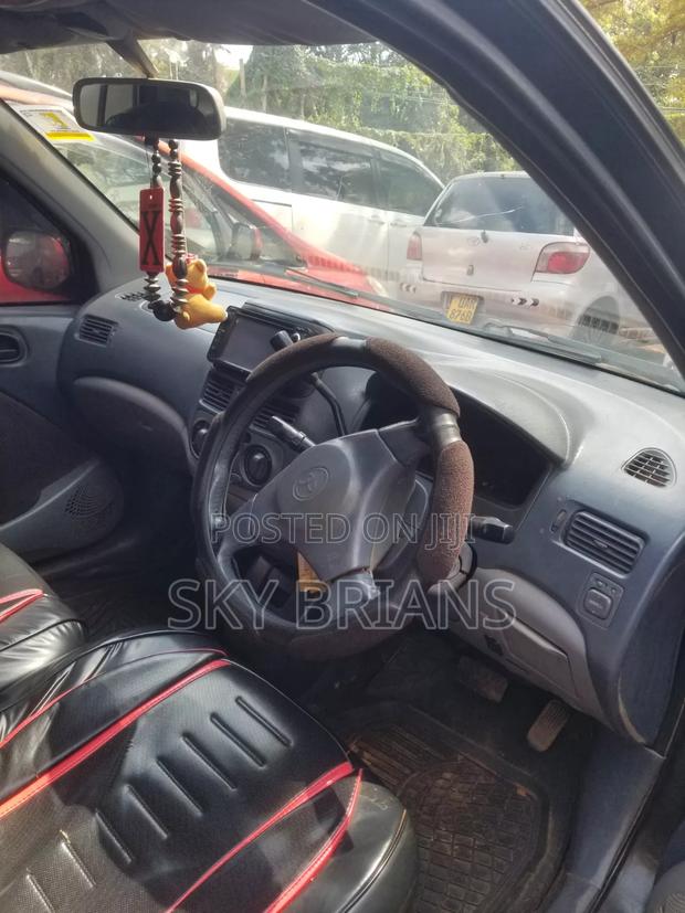 Toyota Raum 2000 Black