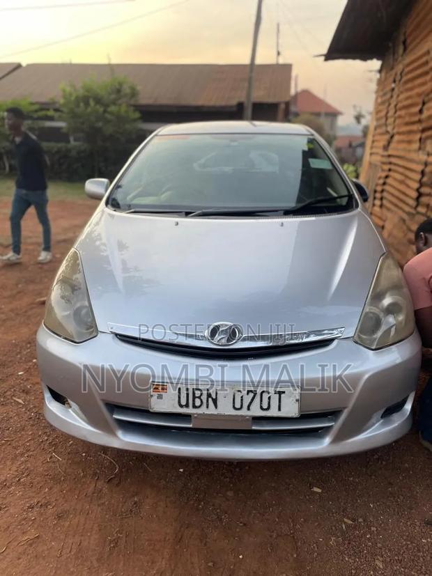 Toyota Wish 2006 Silver