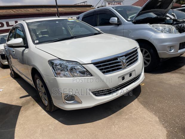 Toyota Premio 2014 White