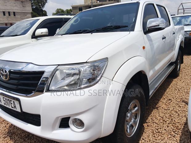 Toyota Hilux 2016 White