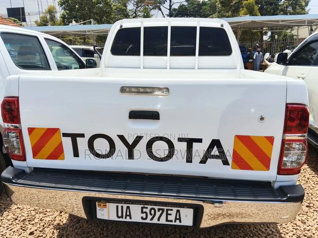 Toyota Hilux 2016 White