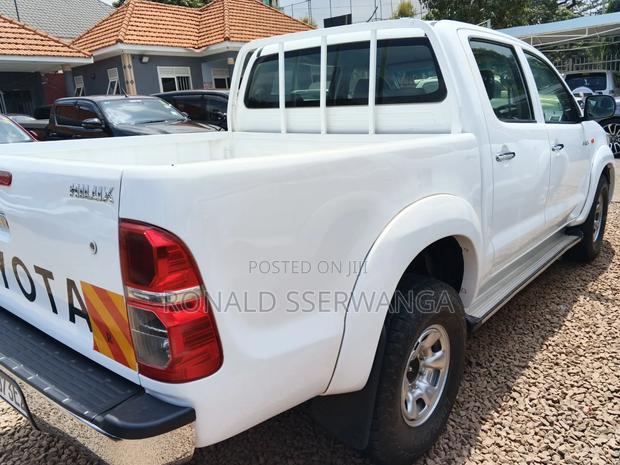 Toyota Hilux 2016 White